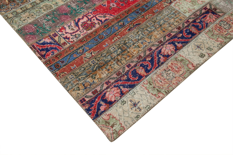 Mehrfarbiger Vintage Patchwork Teppich Rot & Blau 242x305 cm – im Wohnzimmer