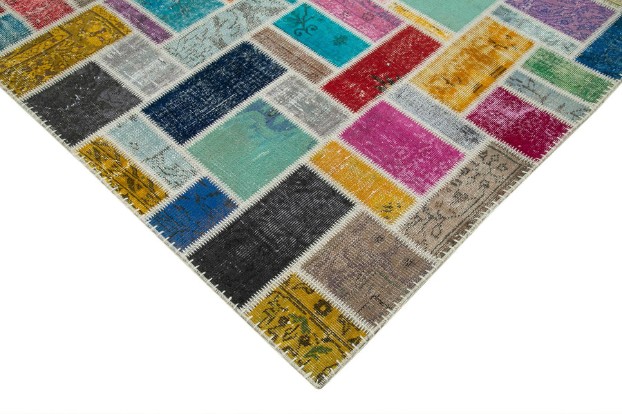 Colorful Geometric Patchwork Rug, Hand-Woven Wool 260x300 cm (8'6" x 9'10") – in the hallway