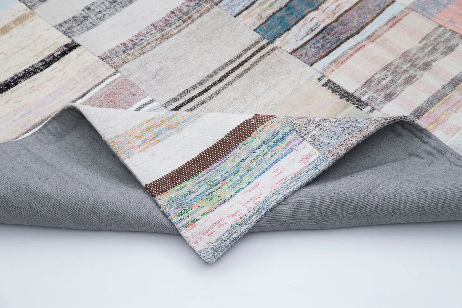 Kırk Yama Gri Patchwork Pamuk Yün El Dokuma Halısı 203x300 Agacan