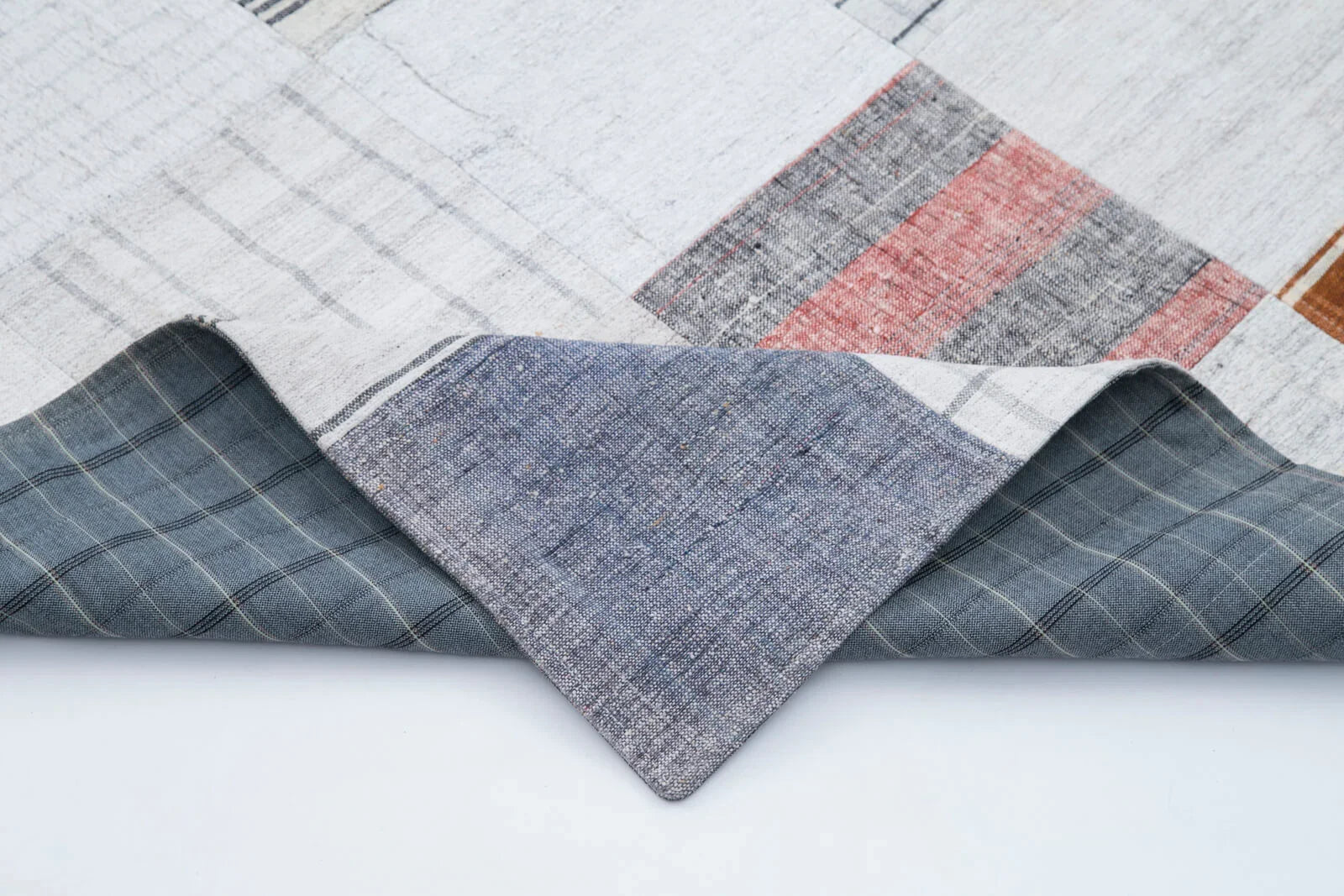 Kırk Yama Gri Patchwork Pamuk Yün El Dokuma Halısı 200x300 Agacan