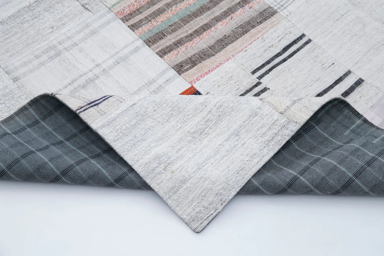 Kırk Yama Gri Patchwork Pamuk Yün El Dokuma Halısı 201x300 Agacan