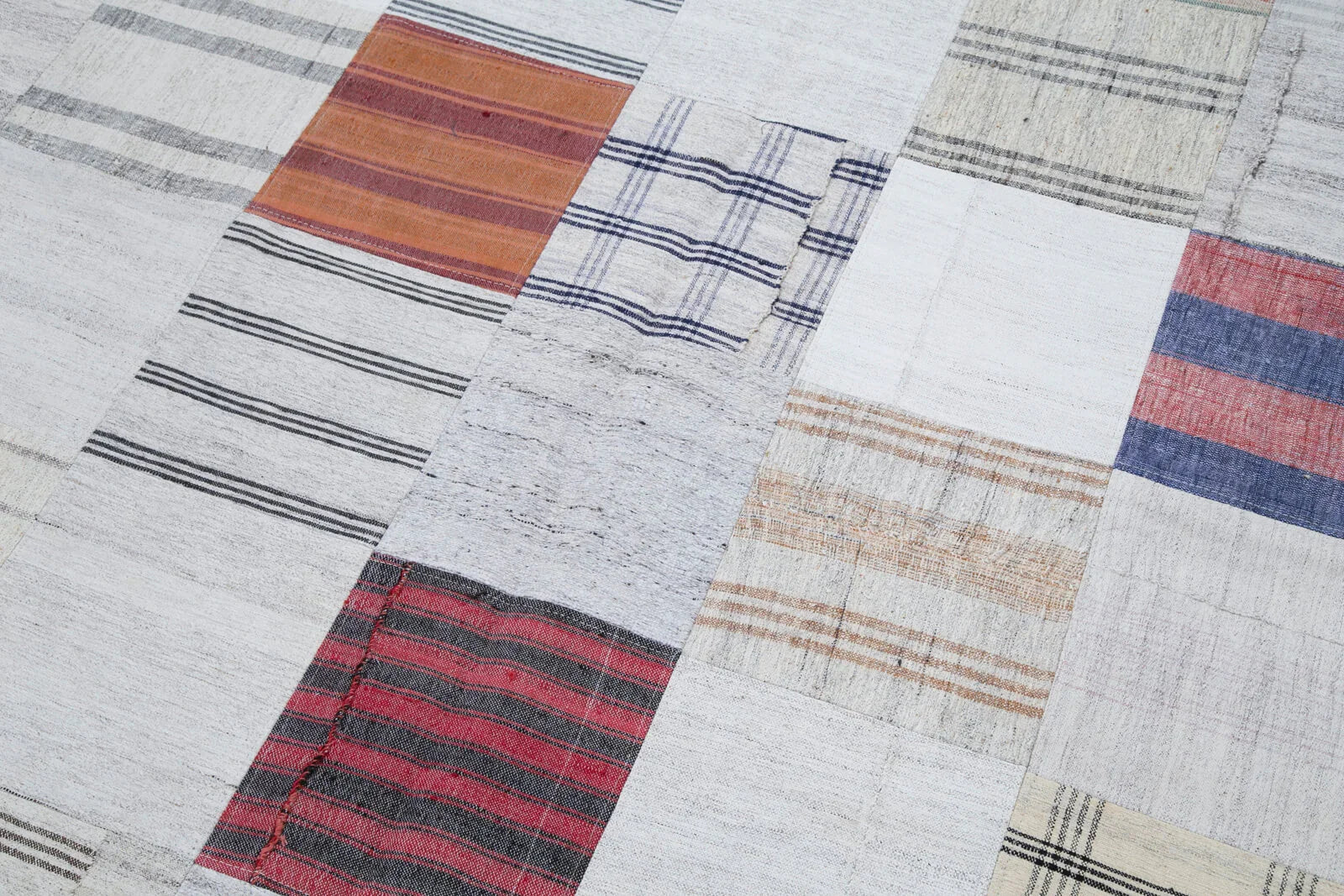 Kırk Yama Gri Patchwork Pamuk Yün El Dokuma Halısı 201x300 Agacan
