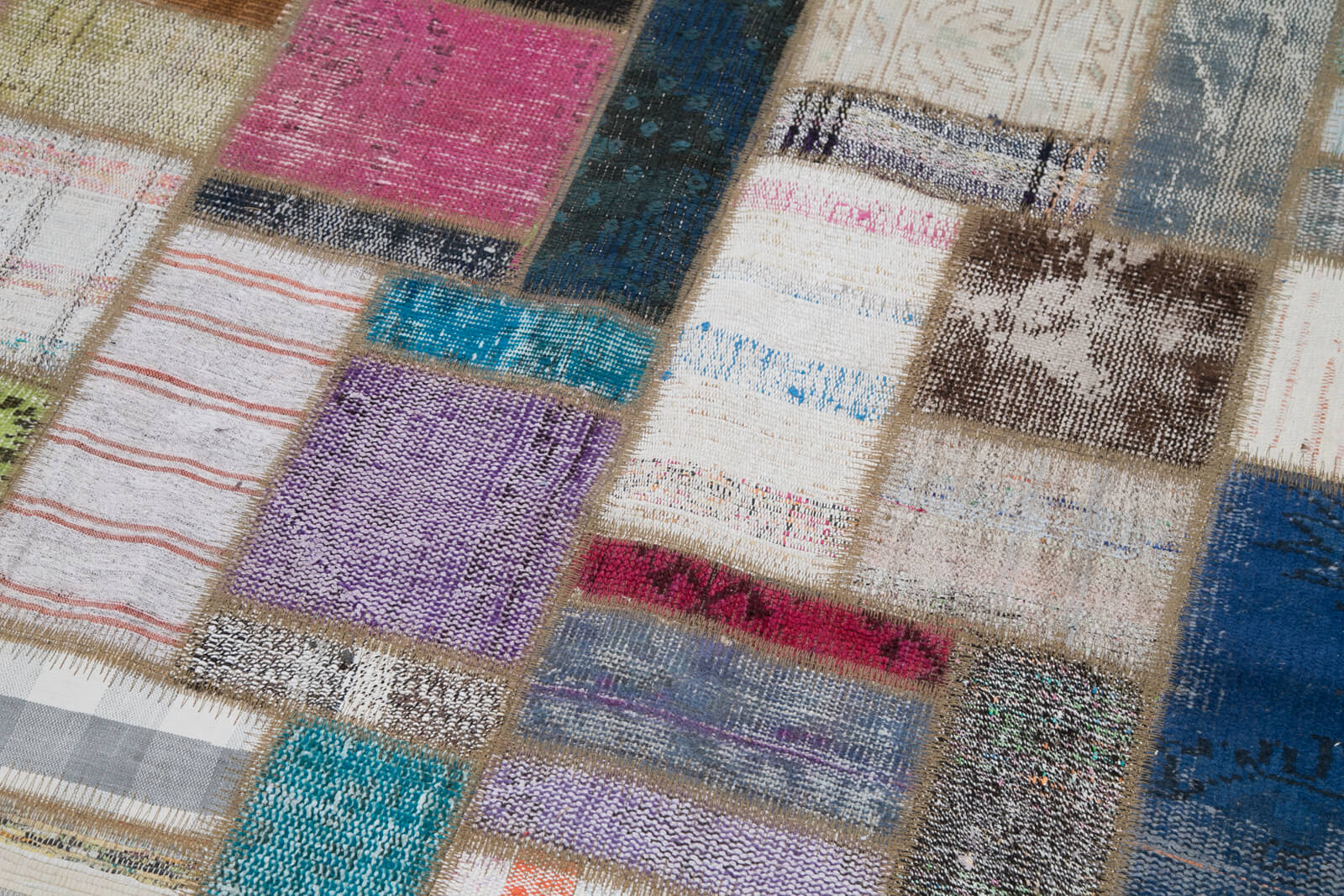 Kırk Yama Gri Patchwork Pamuk Yün El Dokuma Halısı 170x234 Agacan