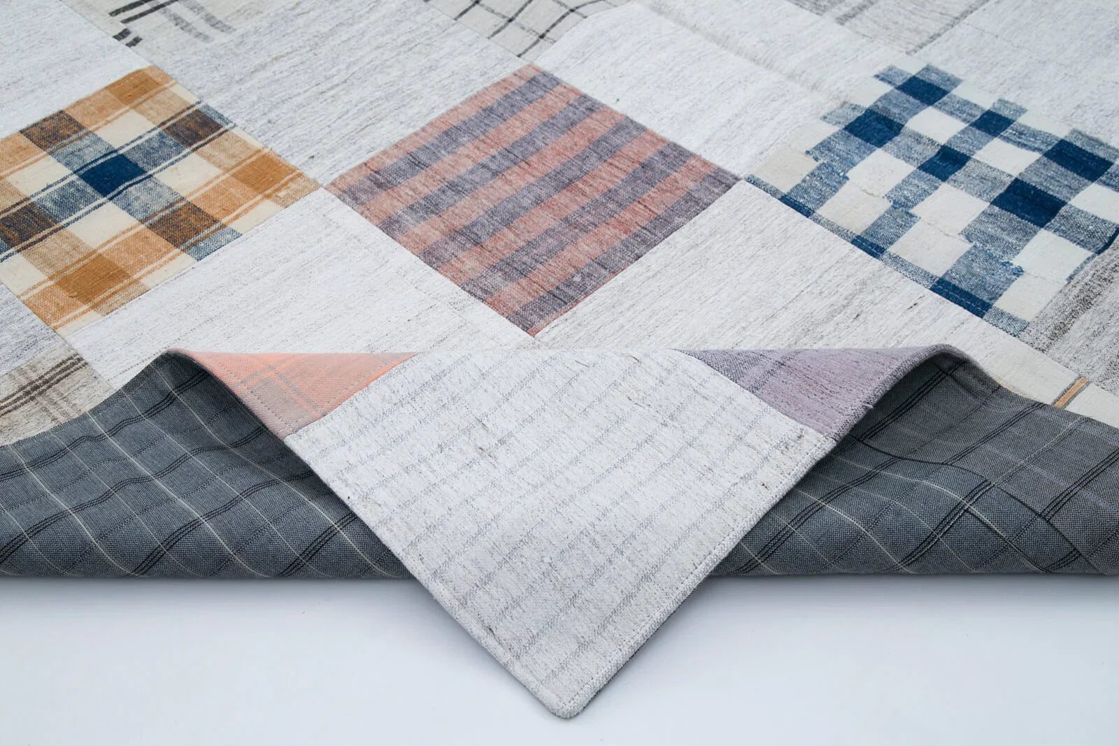 Kırk Yama Beyaz Patchwork Pamuk Yün El Dokuma Halısı 202x300 Agacan
