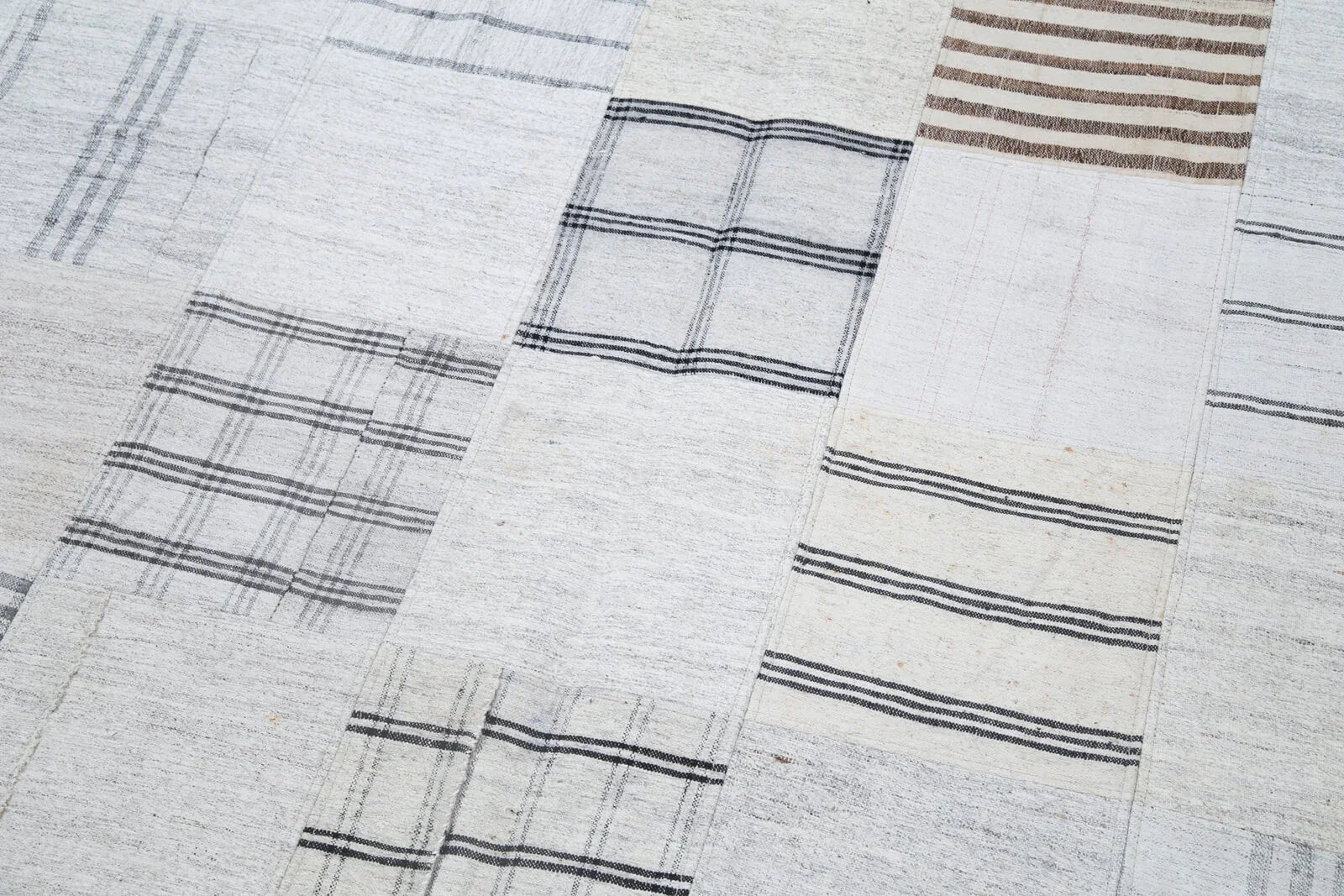 Kırk Yama Bej Patchwork Pamuk Yün El Dokuma Halısı 204x300 Agacan