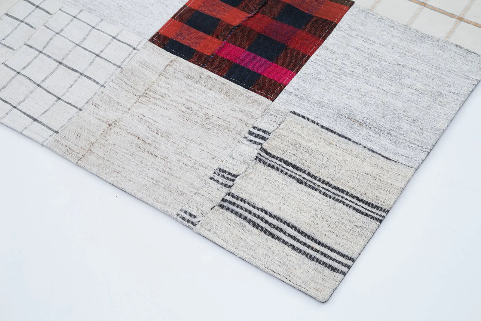 Kırk Yama Bej Patchwork Pamuk Yün El Dokuma Halısı 202x299 Agacan