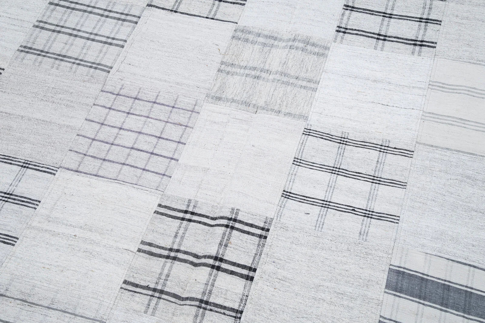 Kırk Yama Bej Patchwork Pamuk Yün El Dokuma Halısı 203x299 Agacan