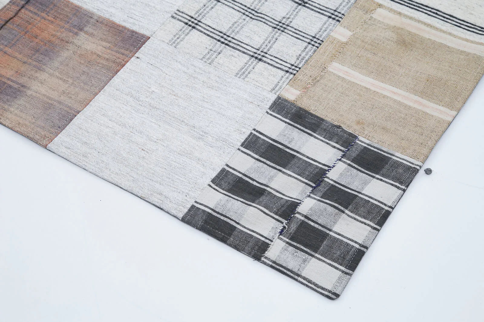 Kırk Yama Gri Patchwork Pamuk Yün El Dokuma Halısı 202x302 Agacan