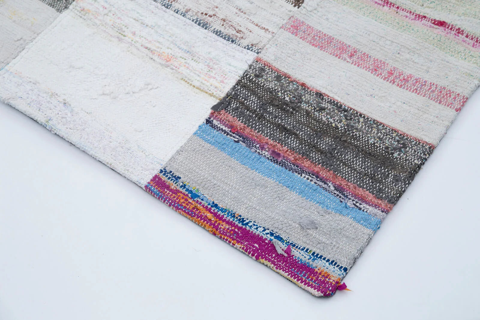 Kırk Yama Gri Patchwork Pamuk Yün El Dokuma Halısı 250x298 Agacan