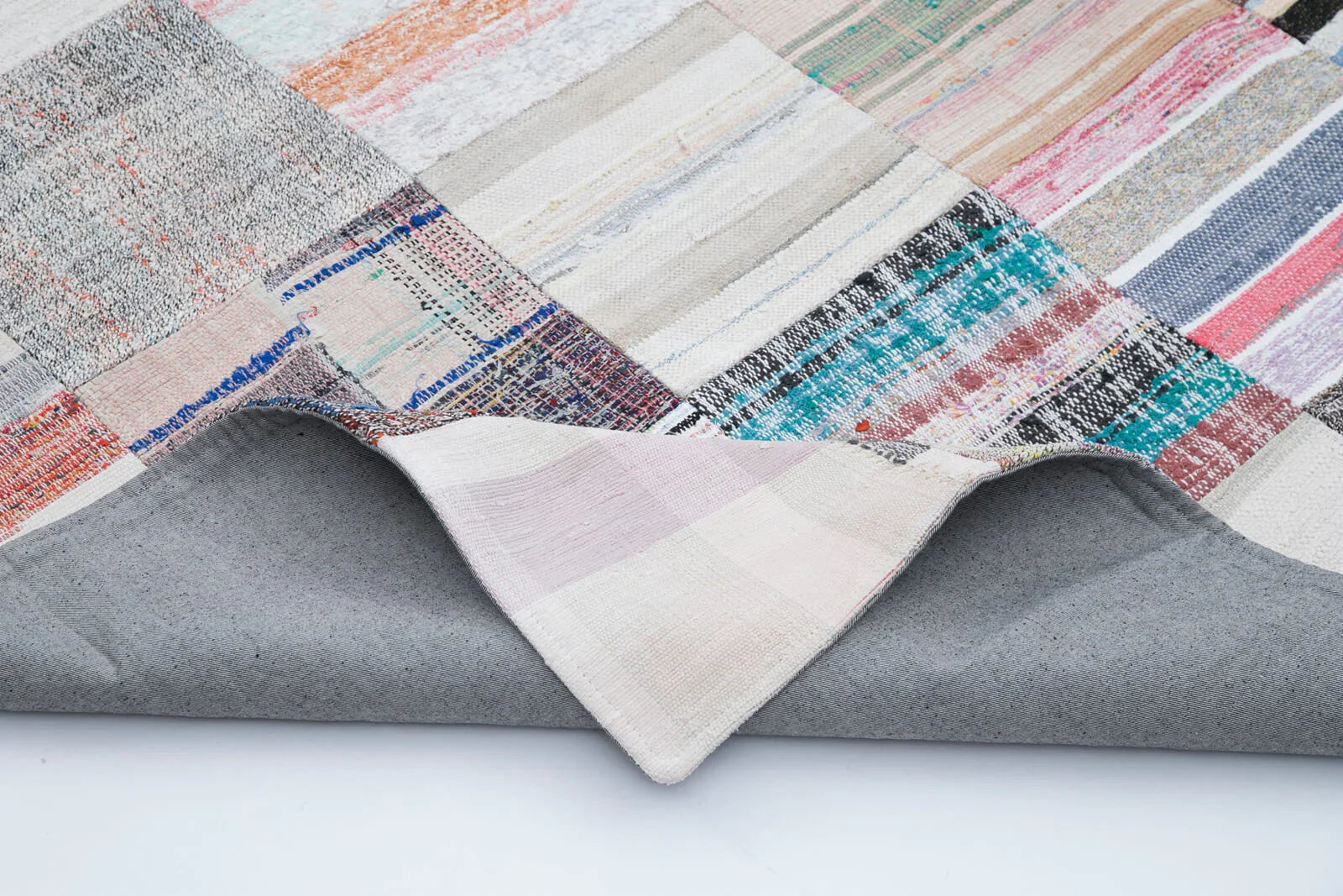 Kırk Yama Gri Patchwork Pamuk Yün El Dokuma Halısı 248x306 Agacan
