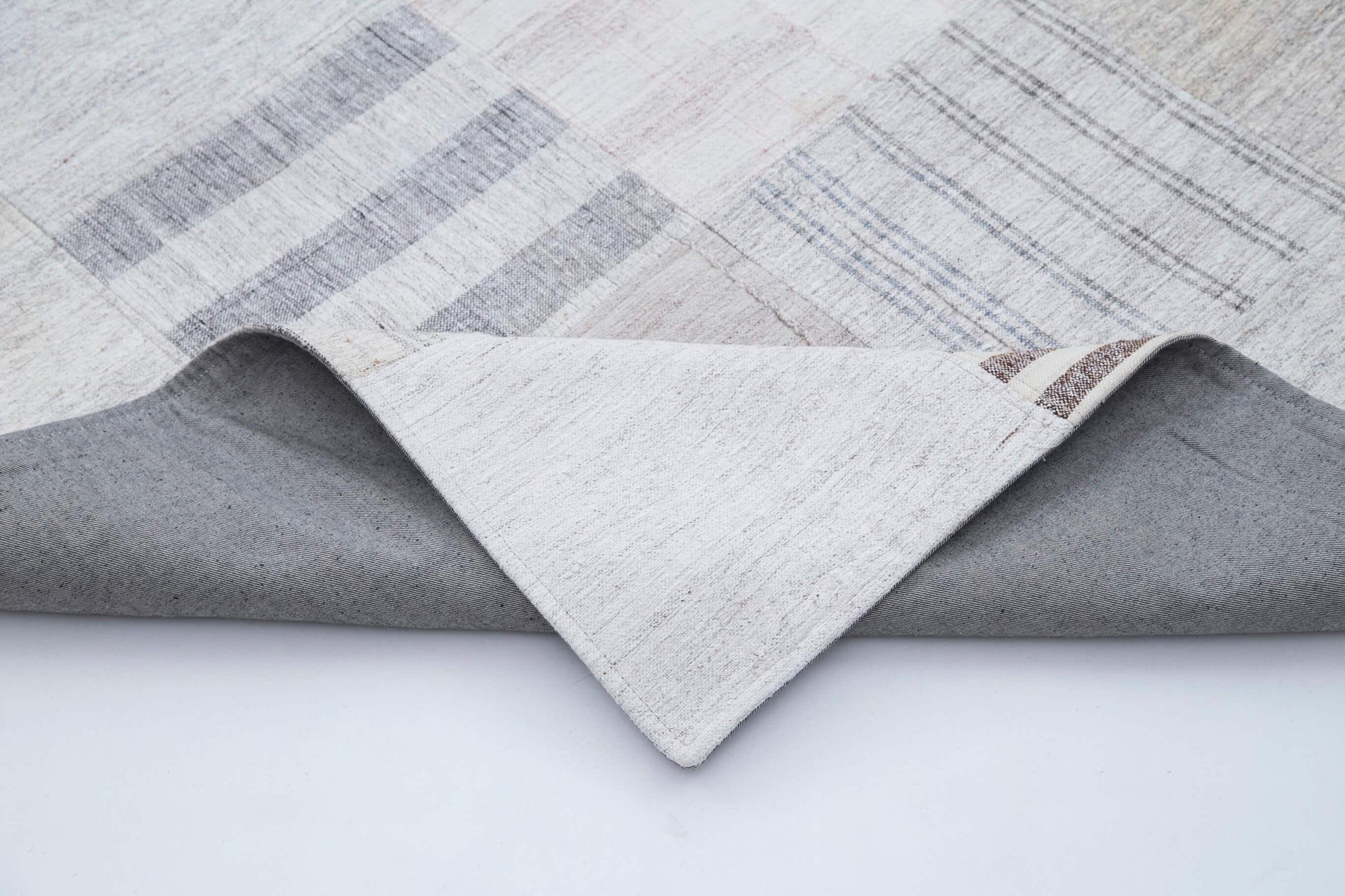 Kırk Yama Beyaz Patchwork Pamuk Yün El Dokuma Halısı 244x302 Agacan