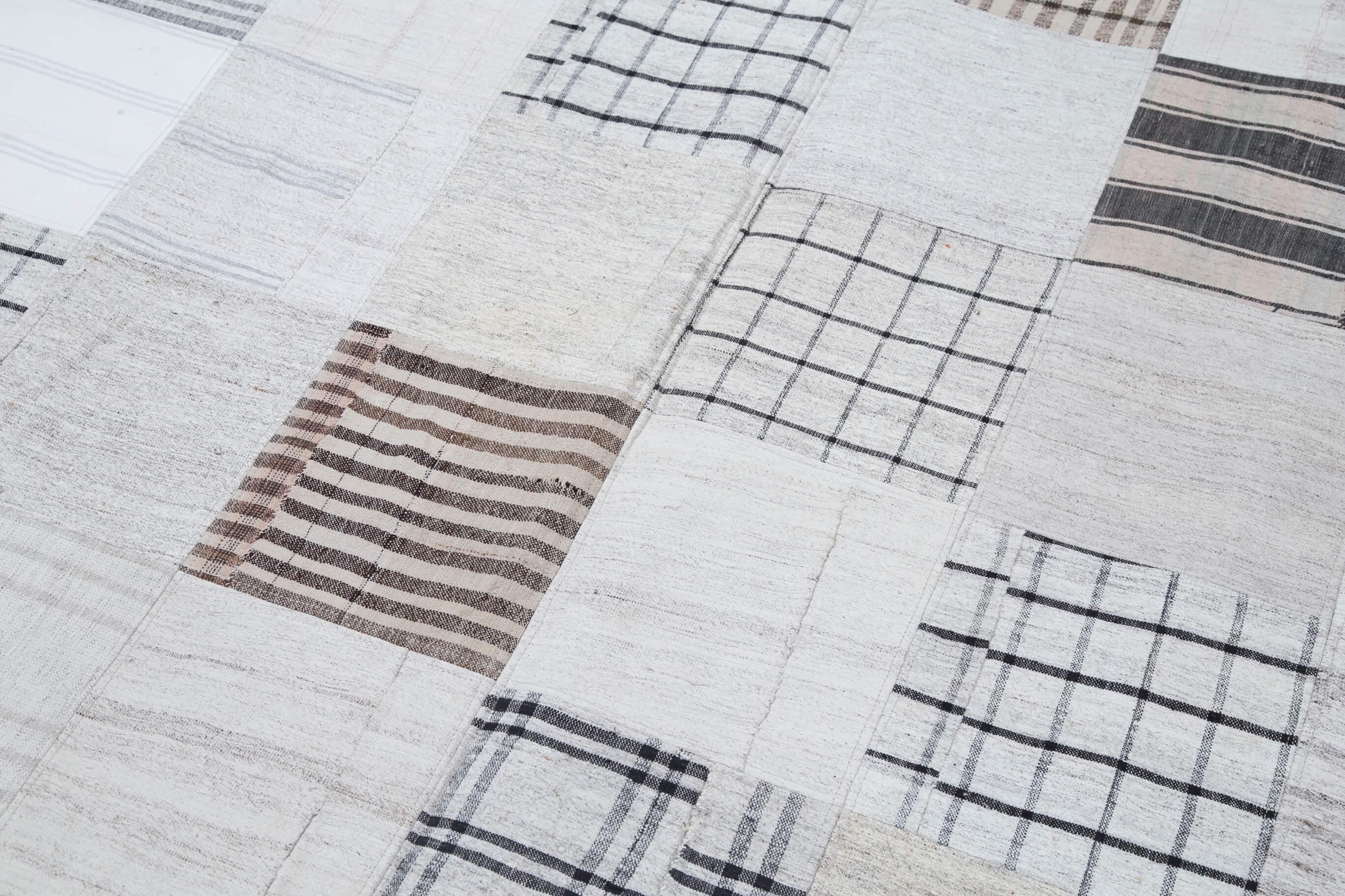 Kırk Yama Beyaz Patchwork Pamuk Yün El Dokuma Halısı 244x302 Agacan