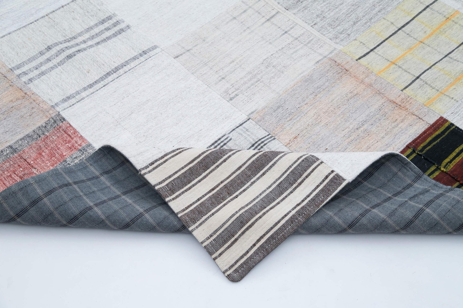 Kırk Yama Beyaz Patchwork Pamuk Yün El Dokuma Halısı 246x303 Agacan
