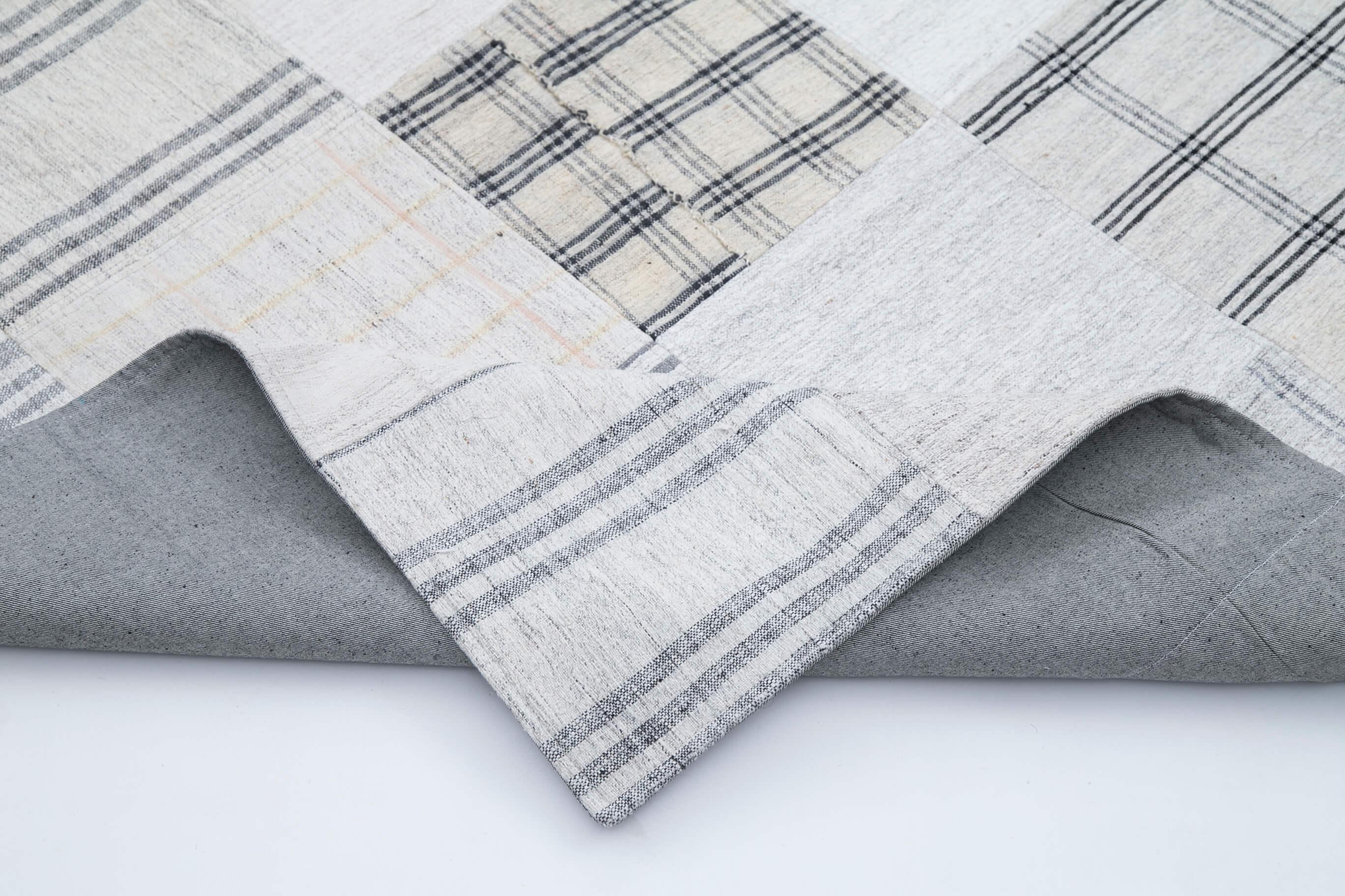 Kırk Yama Beyaz Patchwork Pamuk Yün El Dokuma Halısı 246x303 Agacan