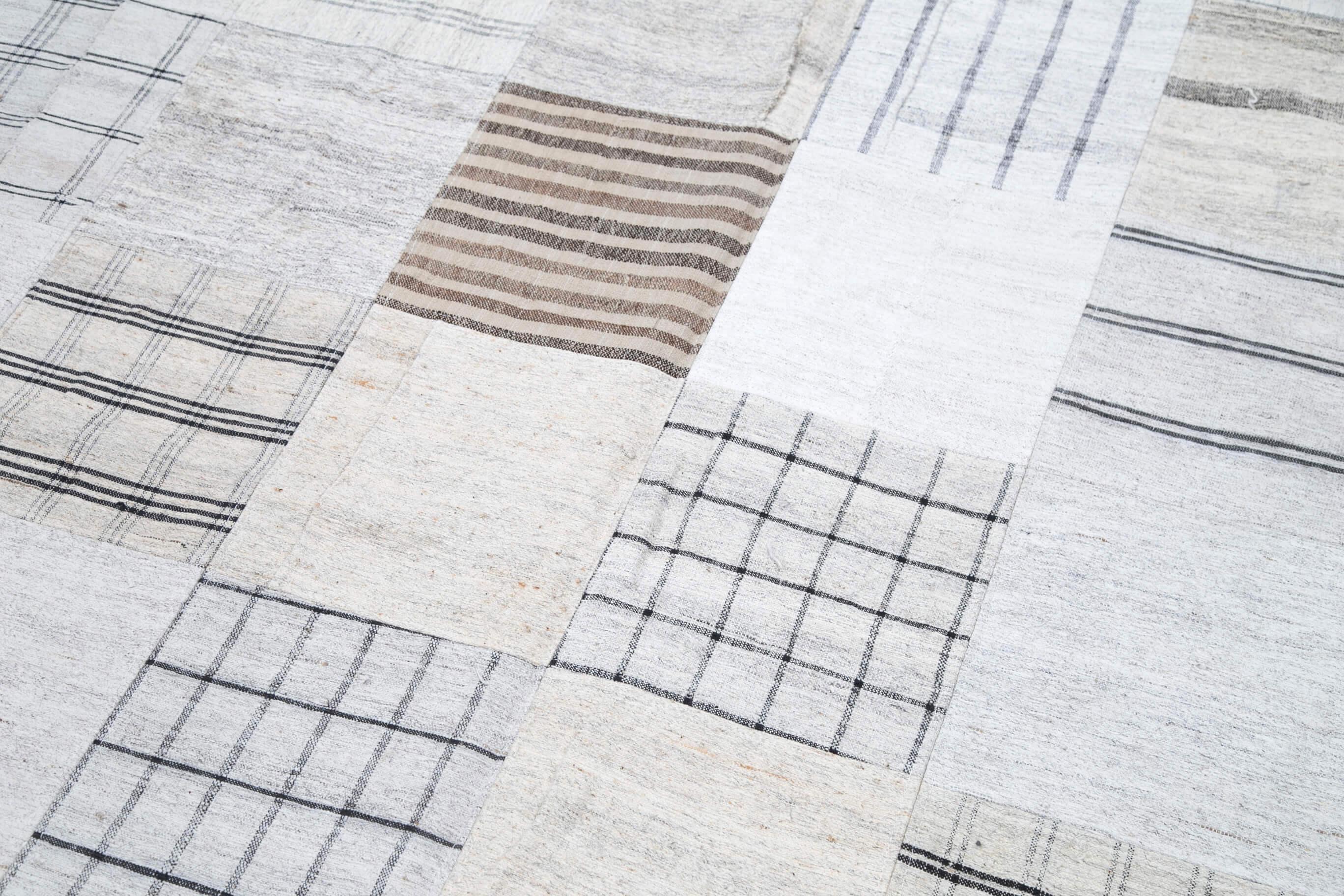Kırk Yama Beyaz Patchwork Pamuk Yün El Dokuma Halısı 245x305 Agacan
