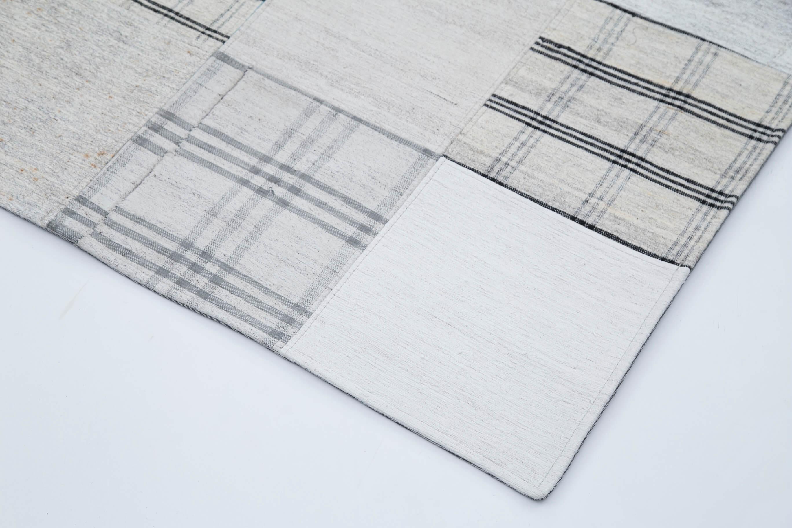 Kırk Yama Beyaz Patchwork Pamuk Yün El Dokuma Halısı 245x304 Agacan