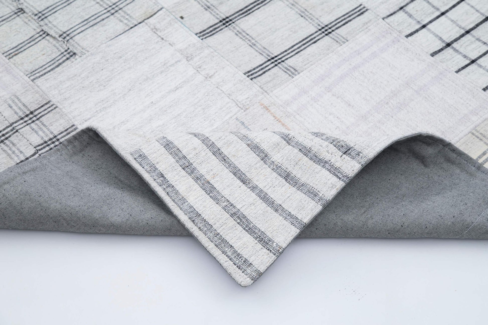 Kırk Yama Beyaz Patchwork Pamuk Yün El Dokuma Halısı 245x304 Agacan