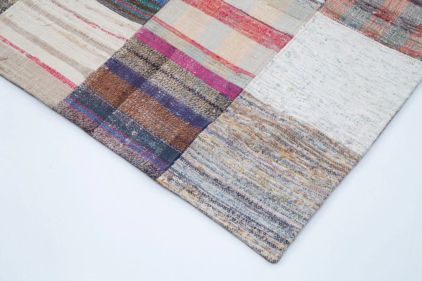 Kırk Yama Gri Patchwork Pamuk Yün El Dokuma Halısı 241x358 Agacan