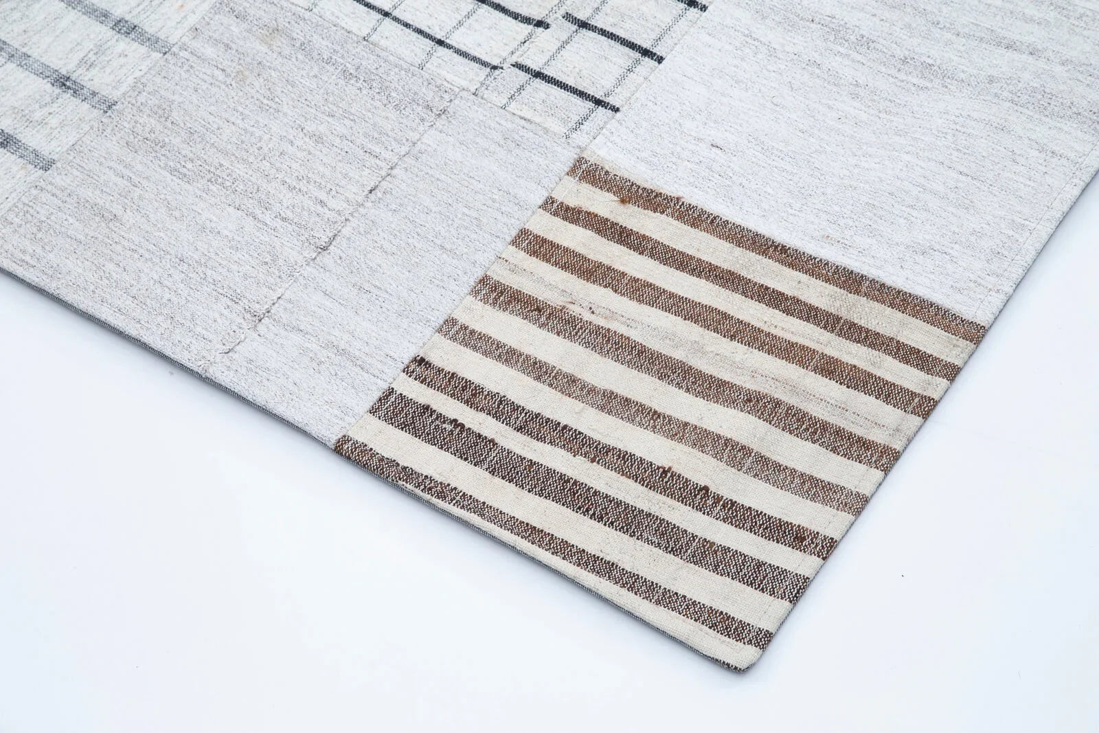 Kırk Yama Beyaz Patchwork Pamuk Yün El Dokuma Halısı 248x349 Agacan
