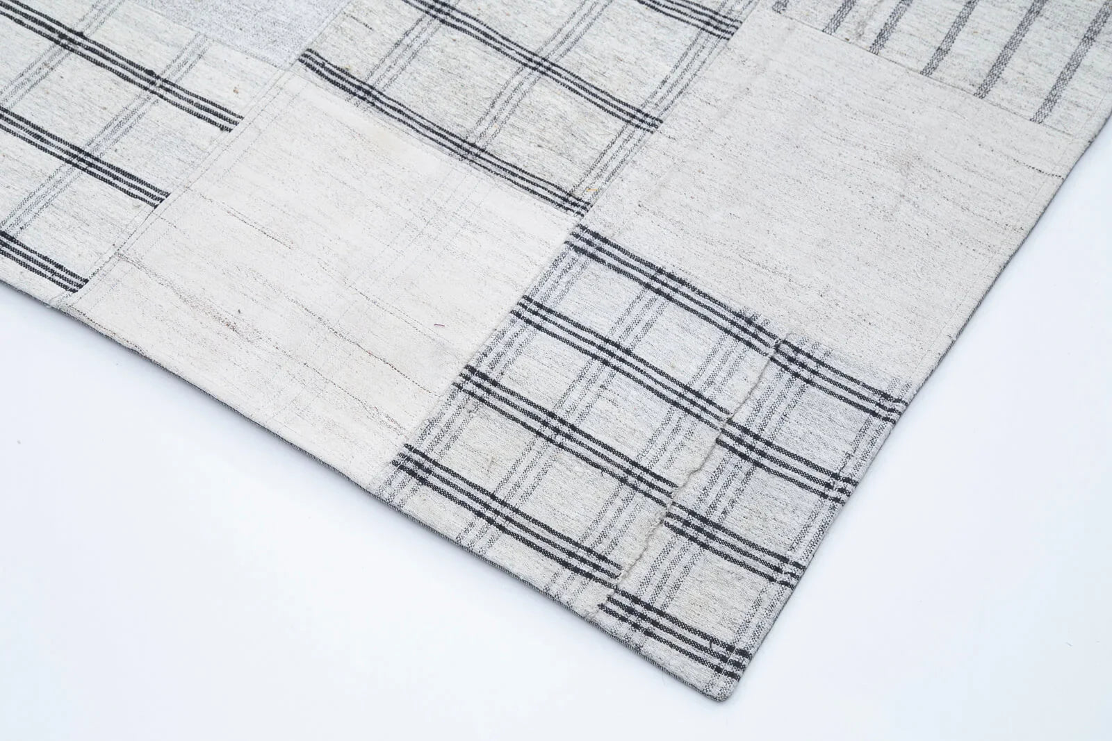 Kırk Yama Beyaz Patchwork Pamuk Yün El Dokuma Halısı 248x349 Agacan