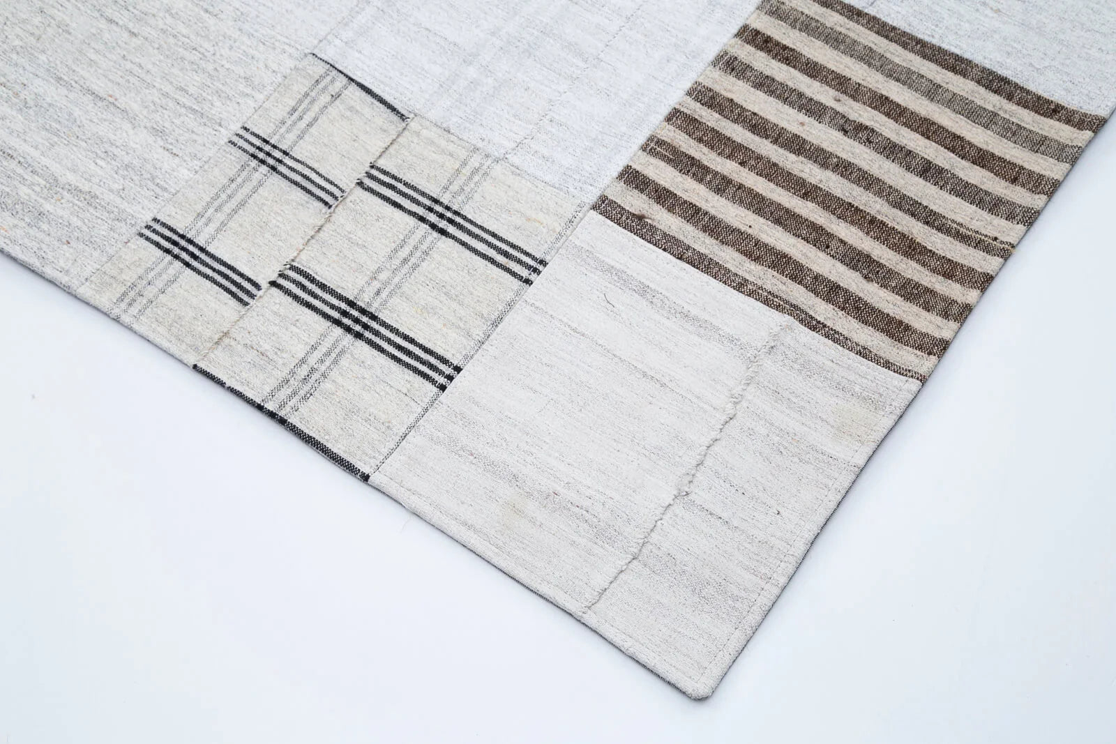 Kırk Yama Beyaz Patchwork Pamuk Yün El Dokuma Halısı 302x400 Agacan