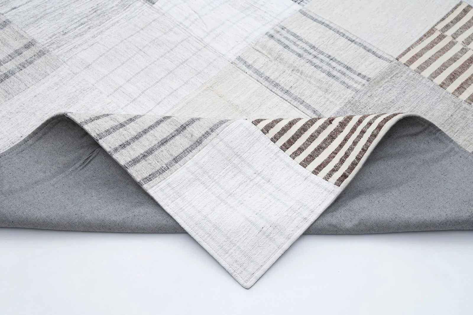 Kırk Yama Beyaz Patchwork Pamuk Yün El Dokuma Halısı 302x400 Agacan