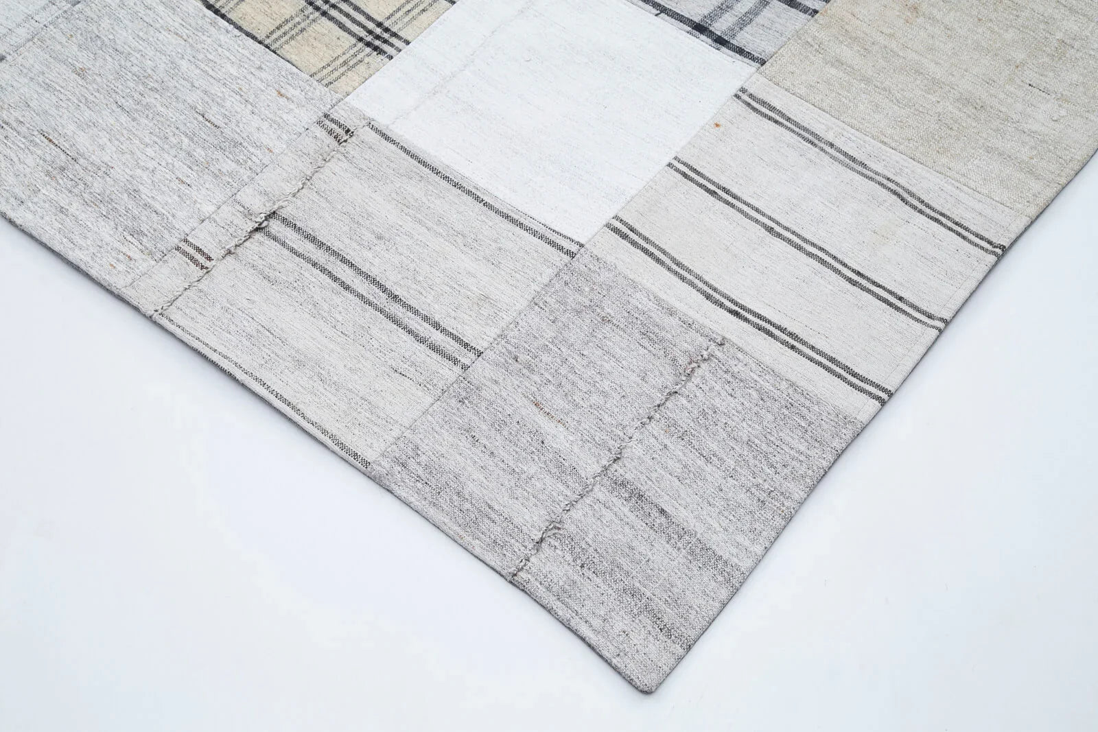 Kırk Yama Bej Patchwork Pamuk Yün El Dokuma Halısı 302x394 Agacan