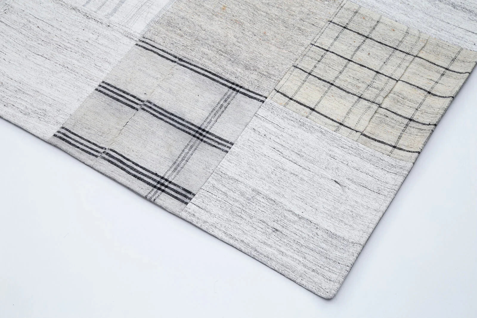 Kırk Yama Bej Patchwork Pamuk Yün El Dokuma Halısı 302x400 Agacan