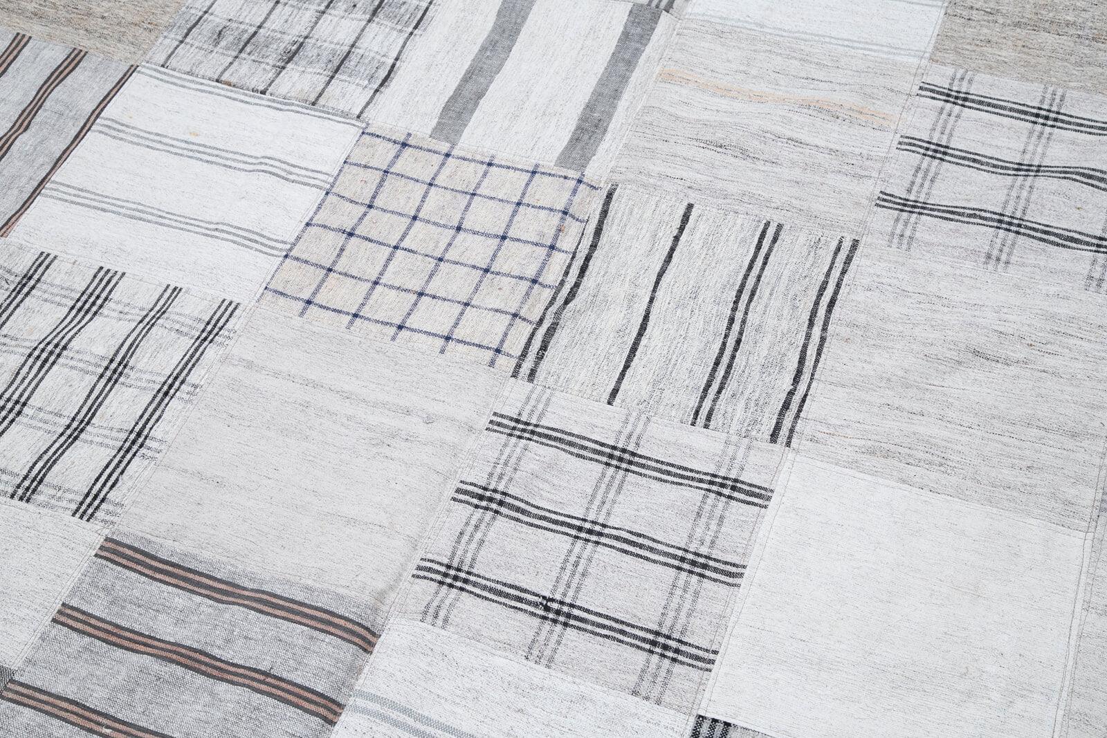 Kırk Yama Beyaz Patchwork Pamuk Yün El Dokuma Halısı 250x343 Agacan