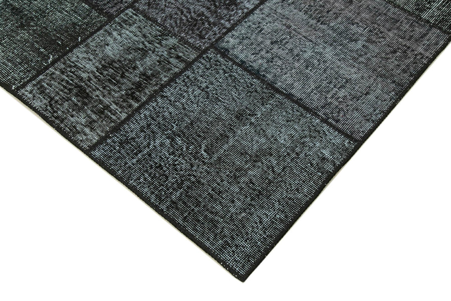 Anthracite Gray Geometric Patchwork Area Rug 172x243 cm (5'8" x 8') – in the living room