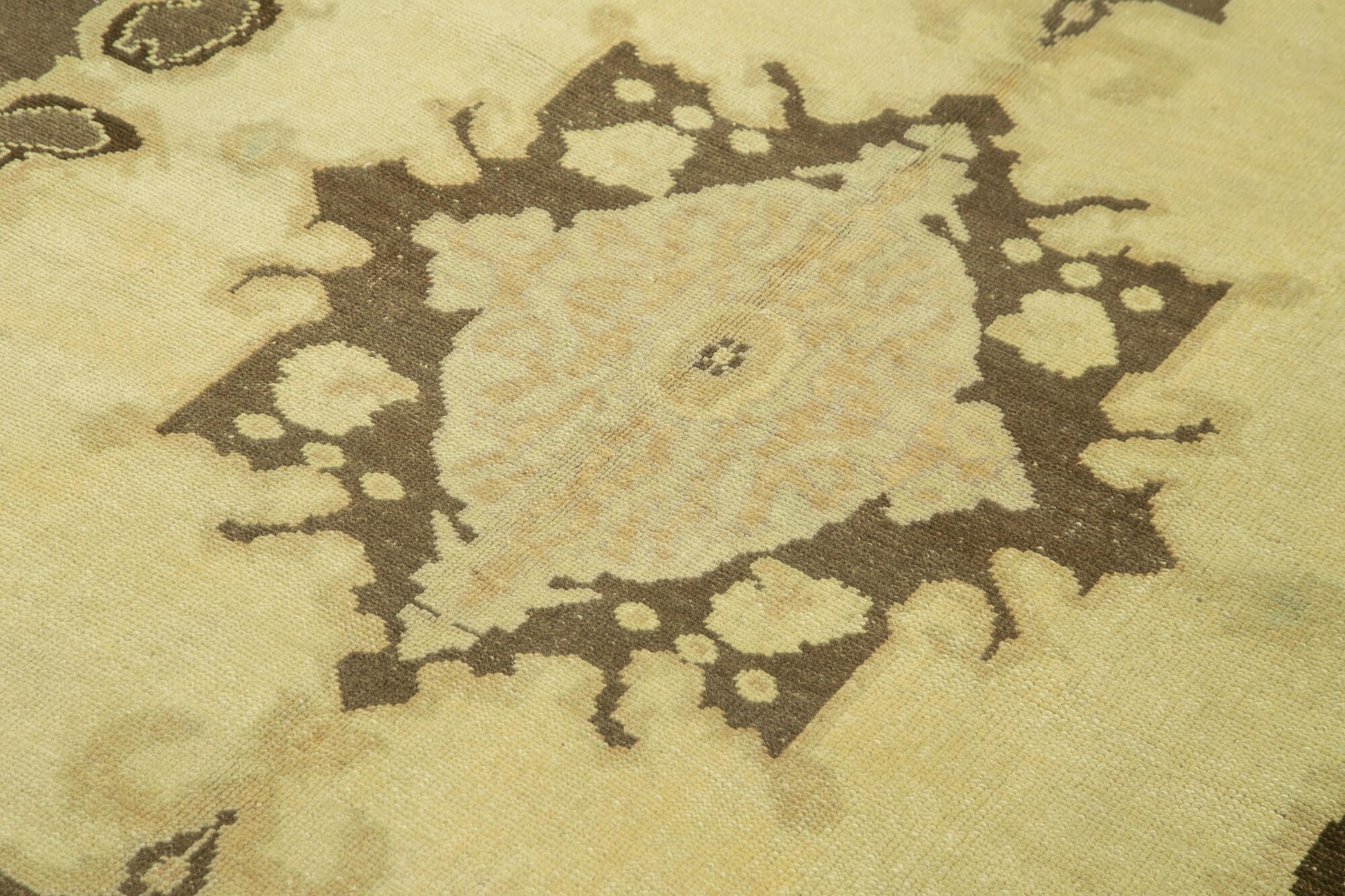 Taspinar Bej Klasik Yün El Dokuma Halısı 155x235 Agacan