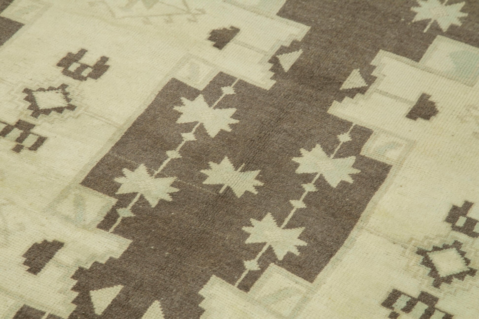 Taspinar Bej Klasik Yün El Dokuma Halısı 127x227 Agacan