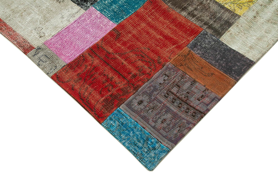 Bunter handgeknüpfter Vintage Teppich aus Wolle, 251x303 cm – im Wohnzimmer