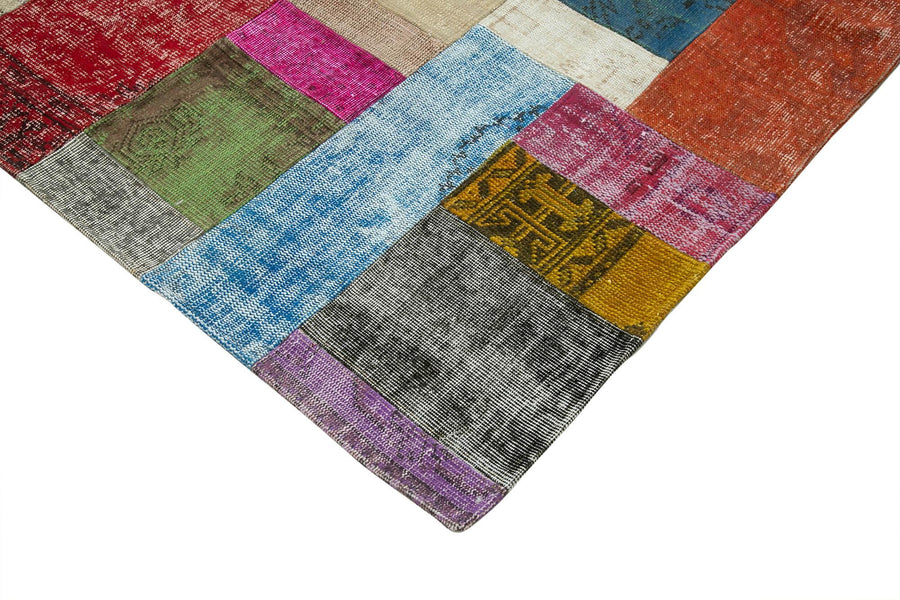 One-of-a-Kind Geometric Vintage Rug in Multicolor 303x409 cm (9'11" x 13'5") – in the living room