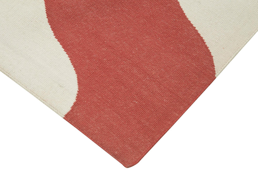 Red and Cream Geometric Turkish Kilim Rug 186x270 cm (6'1" x 8'10") – in the living room