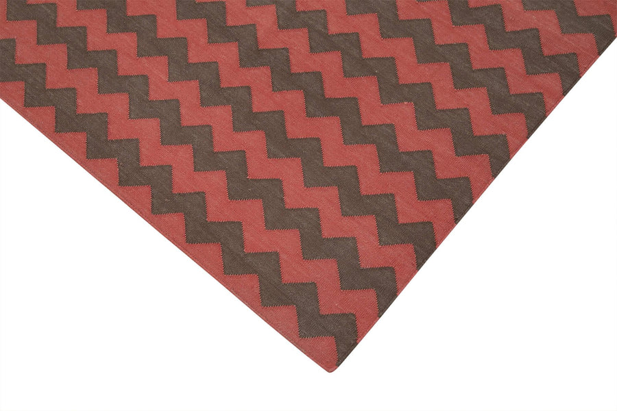 Dark Red Geometric Kilim Rug with Non-Slip Base 182x271 cm (6' x 8'11") – in the living room