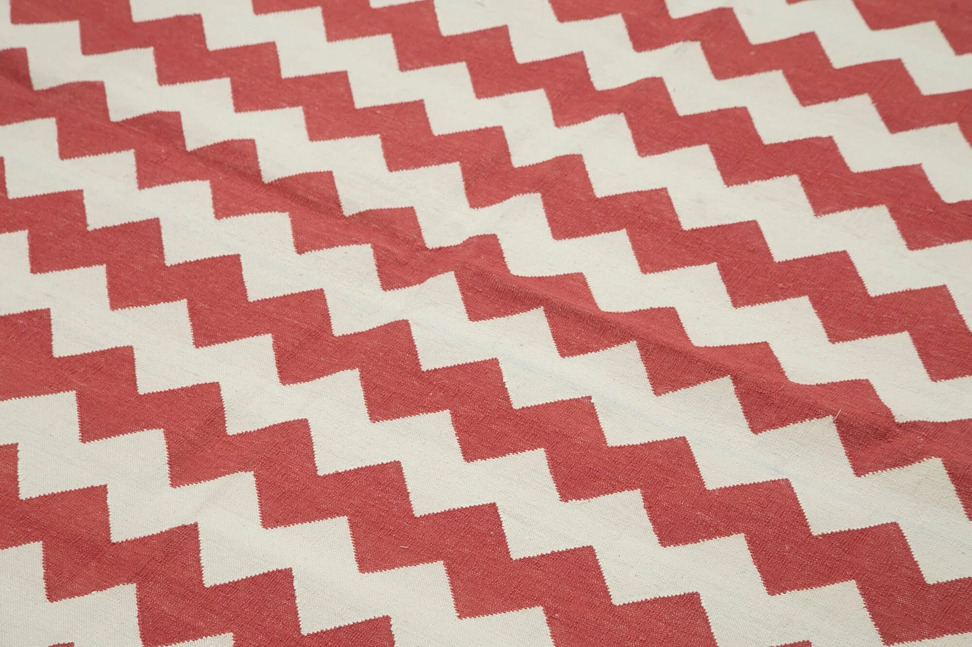 Geometric Duri Kırmızı Geometrik Pamuk Yün El Dokuma Halısı 183x269 Agacan