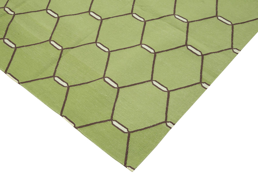 Green and Brown Geometric Dhurrie Kilim Rug 185x282 cm (6'1" x 9'3") – in the living room