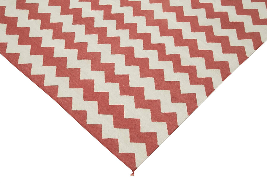 Red and Cream Geometric Flatweave Kilim Rug 183x270 cm (6' x 8'10") – in the hallway