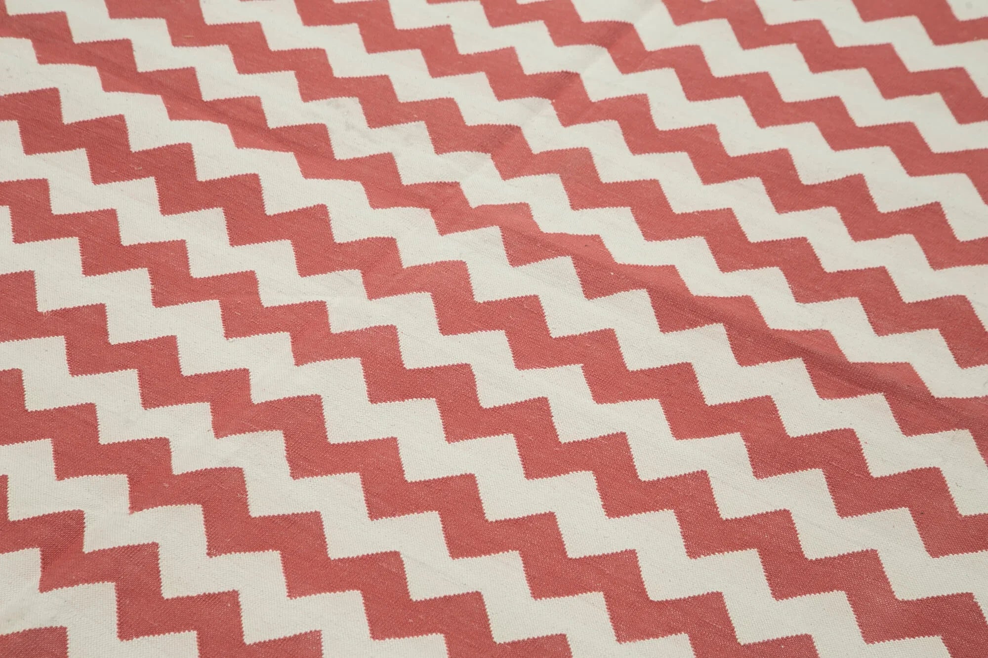 Geometric Duri Kırmızı Geometrik Pamuk Yün El Dokuma Halısı 183x270 Agacan