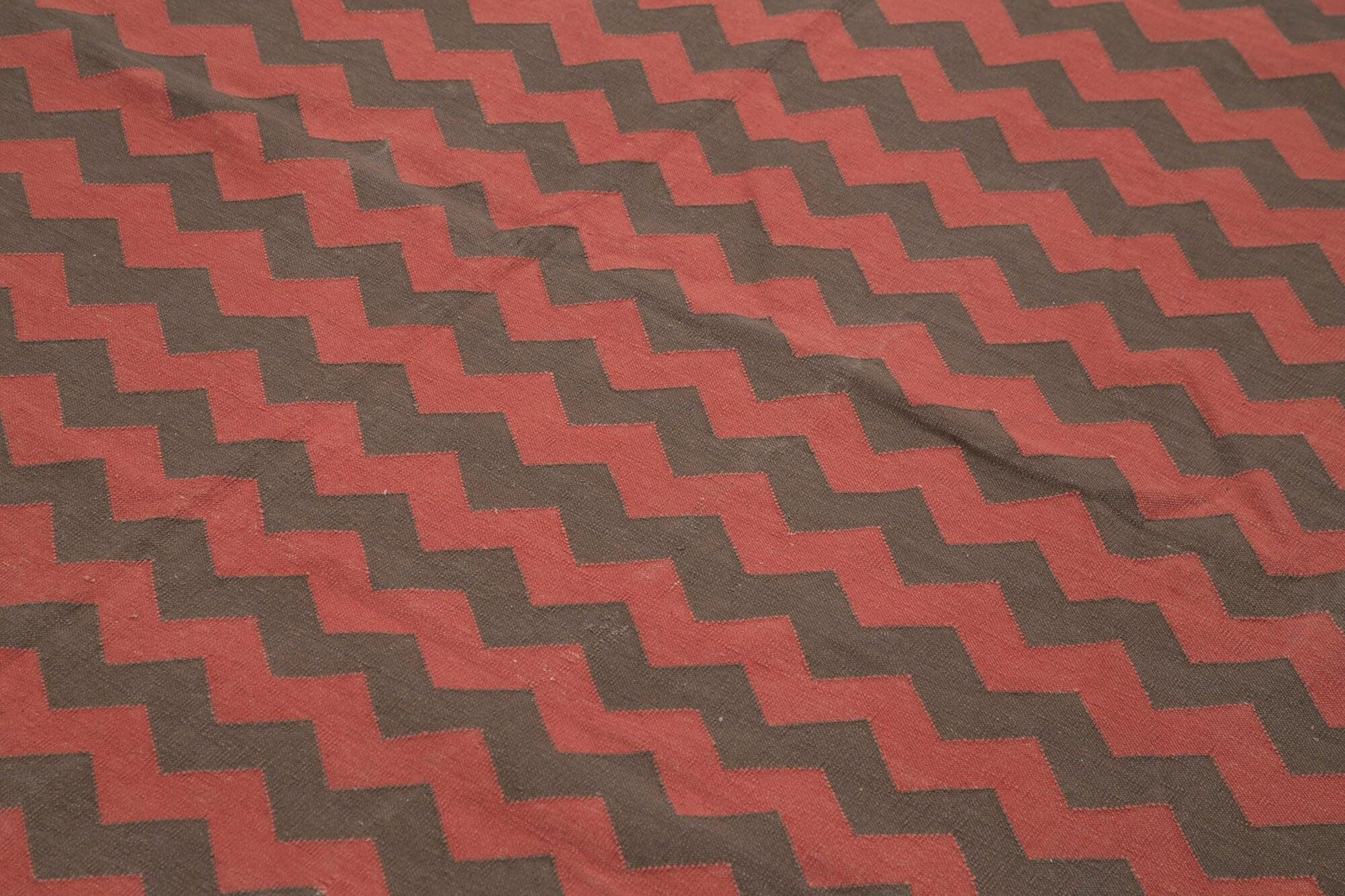 Geometric Duri Kahverengi Geometrik Pamuk Yün El Dokuma Halısı 244x300 Agacan