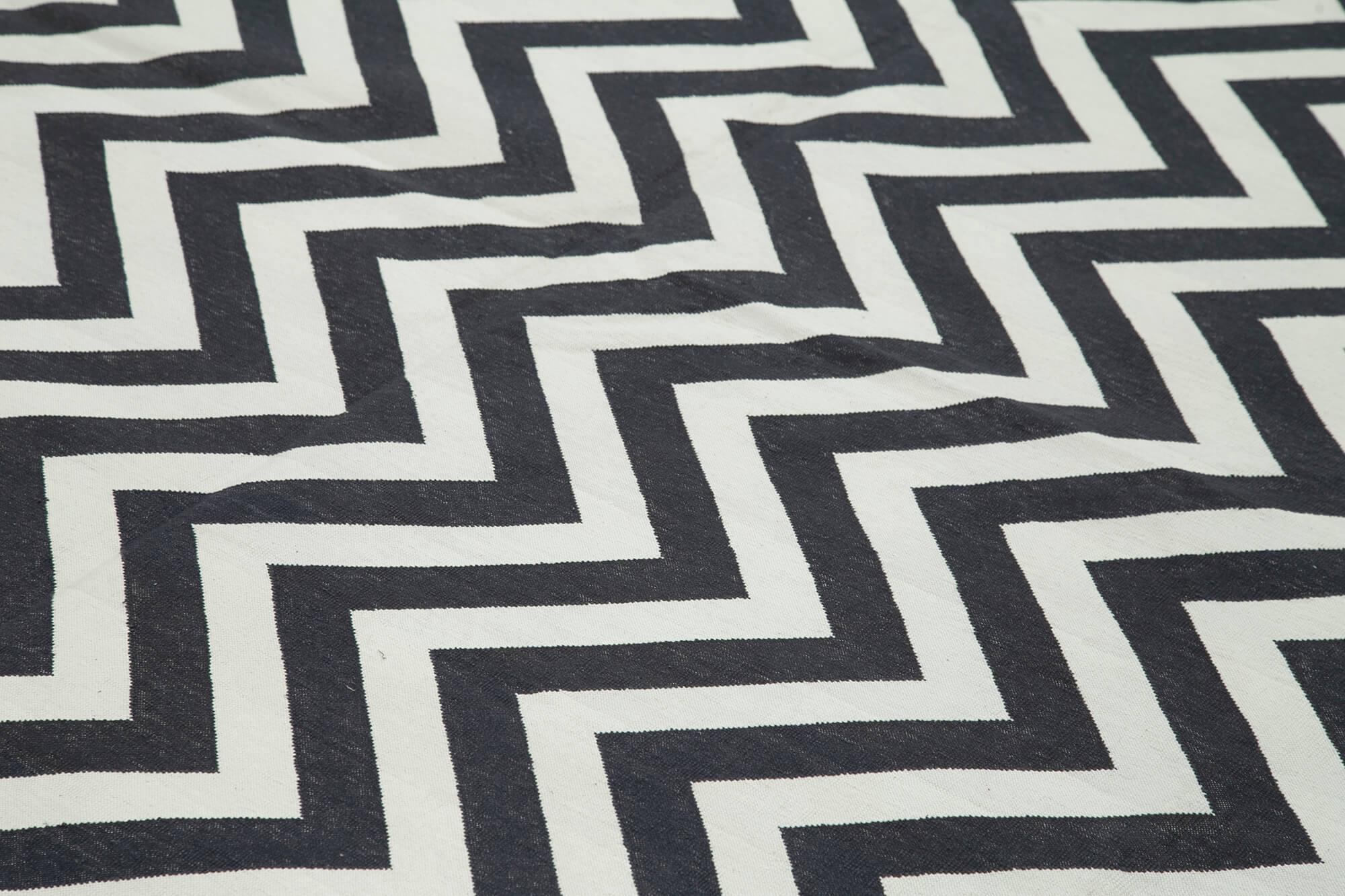 Geometric Duri Siyah Geometrik Pamuk Yün El Dokuma Halısı 286x366 Agacan