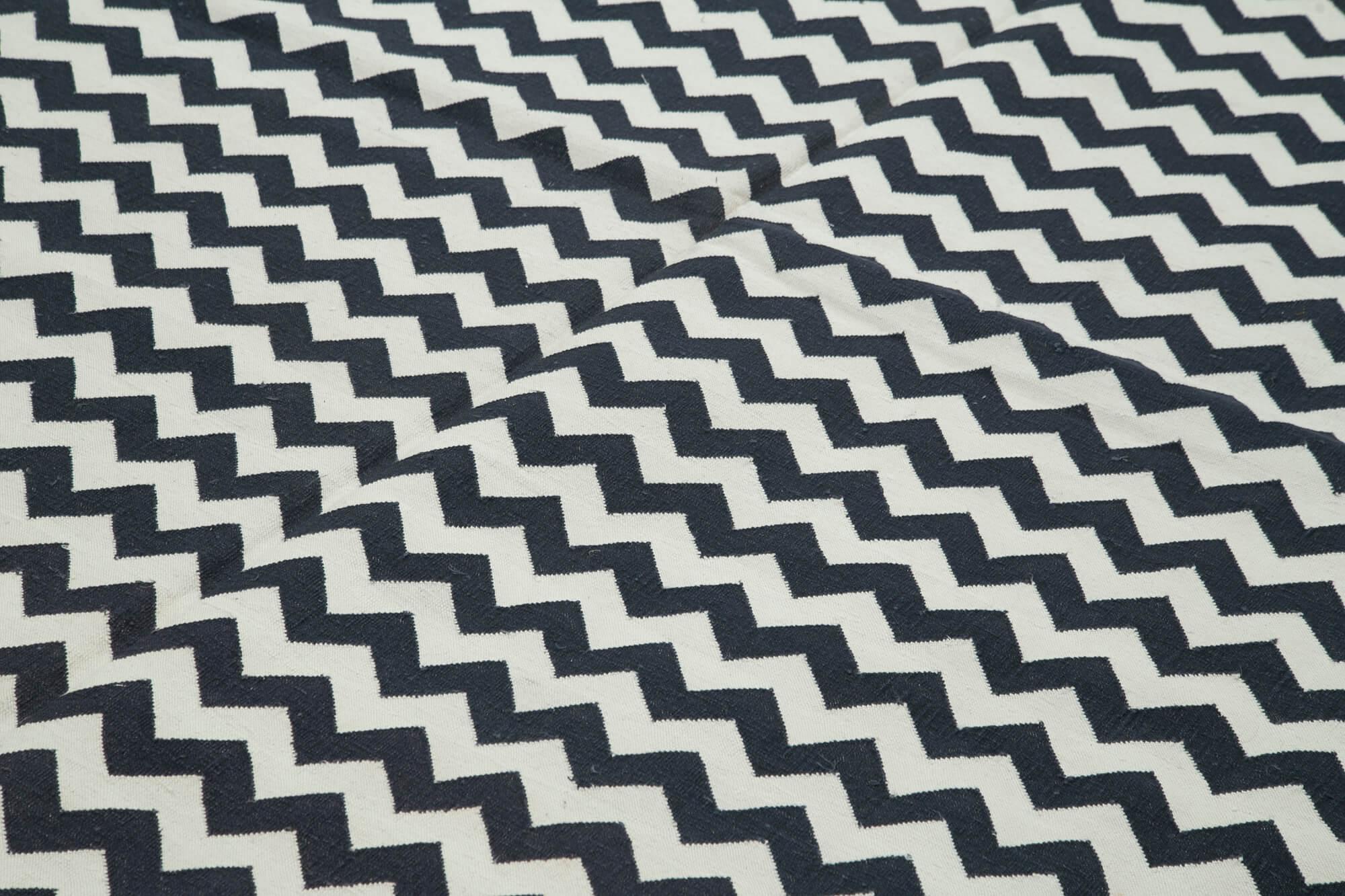 Geometric Duri Siyah Geometrik Pamuk Yün El Dokuma Halısı 275x369 Agacan