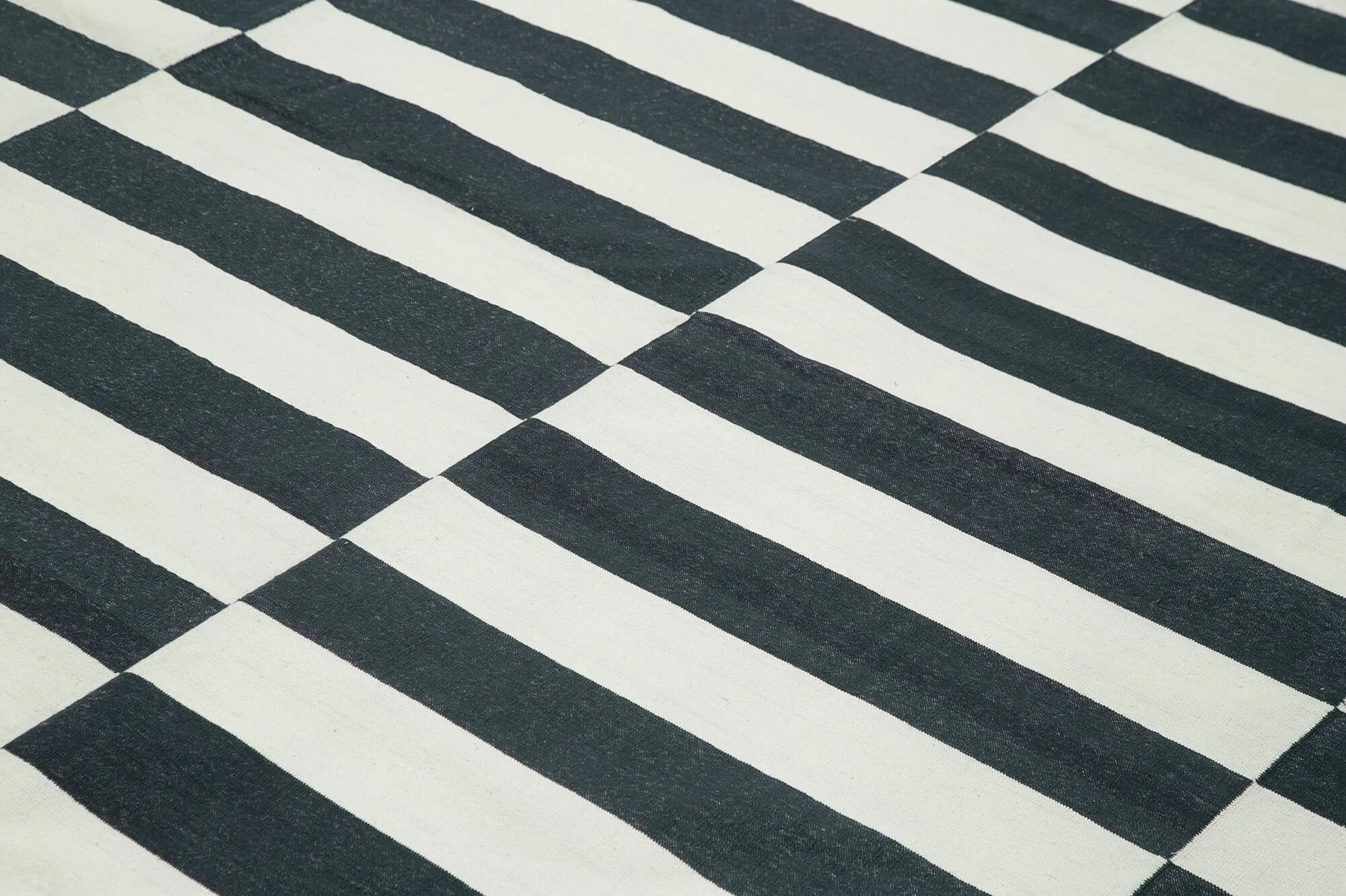 Geometric Duri Siyah Geometrik Pamuk Yün El Dokuma Halısı 278x361 Agacan