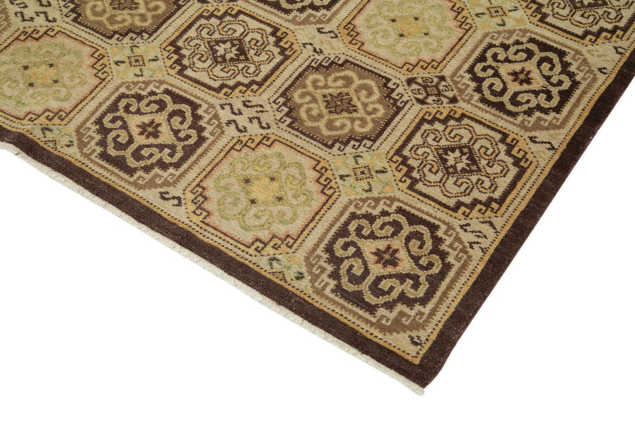 Beige Geometric Hand-Knotted Turkish Rug 244x318 cm (8' x 10'5") – in the living room
