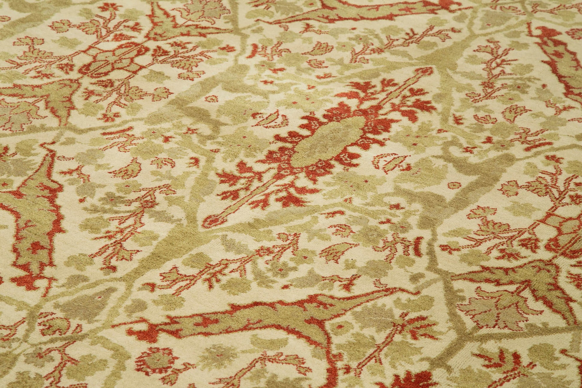 Tebriz Bej Klasik Pamuk Yün El Dokuma Halısı 265x382 Agacan