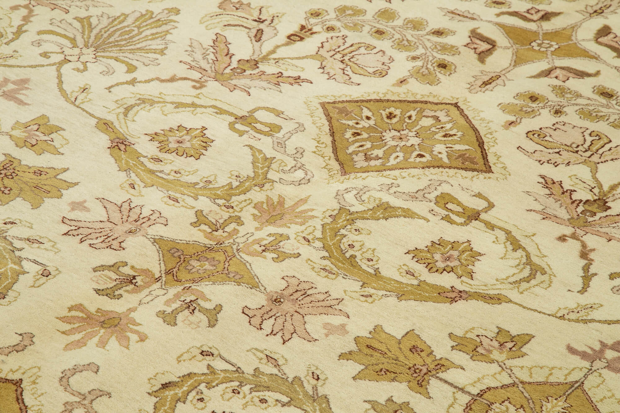 Tebriz Bej Klasik Pamuk Yün El Dokuma Halısı 267x362 Agacan