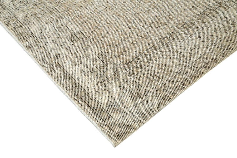 Beige Medallion Vintage Turkish Rug with Non-Slip Back 211x310 cm (6'11" x 10'2") – in the living room