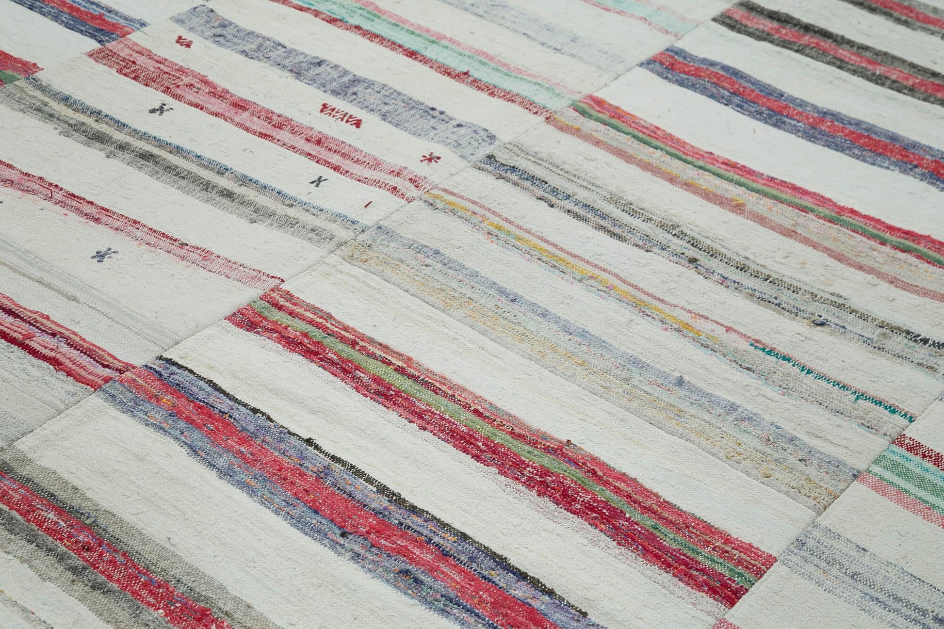Kırk Yama Bej Patchwork Pamuk Yün El Dokuma Halısı 293x401 Agacan
