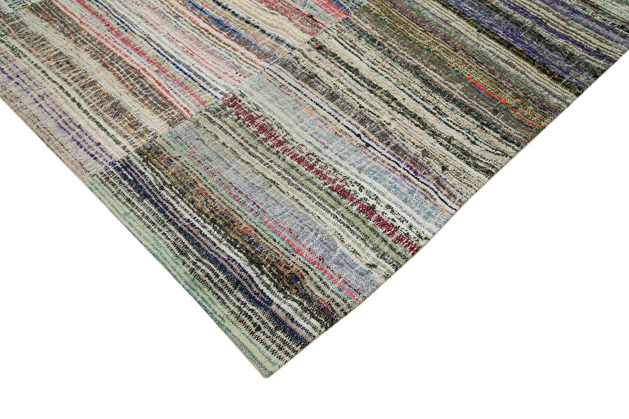 Large Gray & Multicolored Geometric Kilim Rug 276x386 cm (9'1" x 12'8") – in the hallway